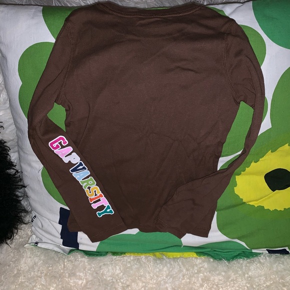 Brand new GAP varsity top size 6/7 - Picture 4 of 4